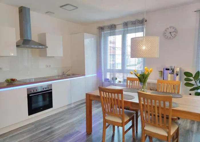 Stahl Apartment *